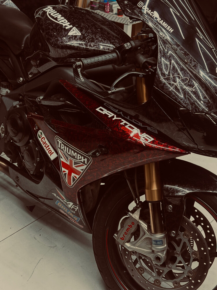 TRIUMPH DAYTONA 675R - 6