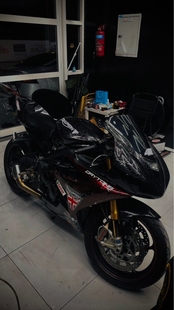 TRIUMPH DAYTONA 675R - 3
