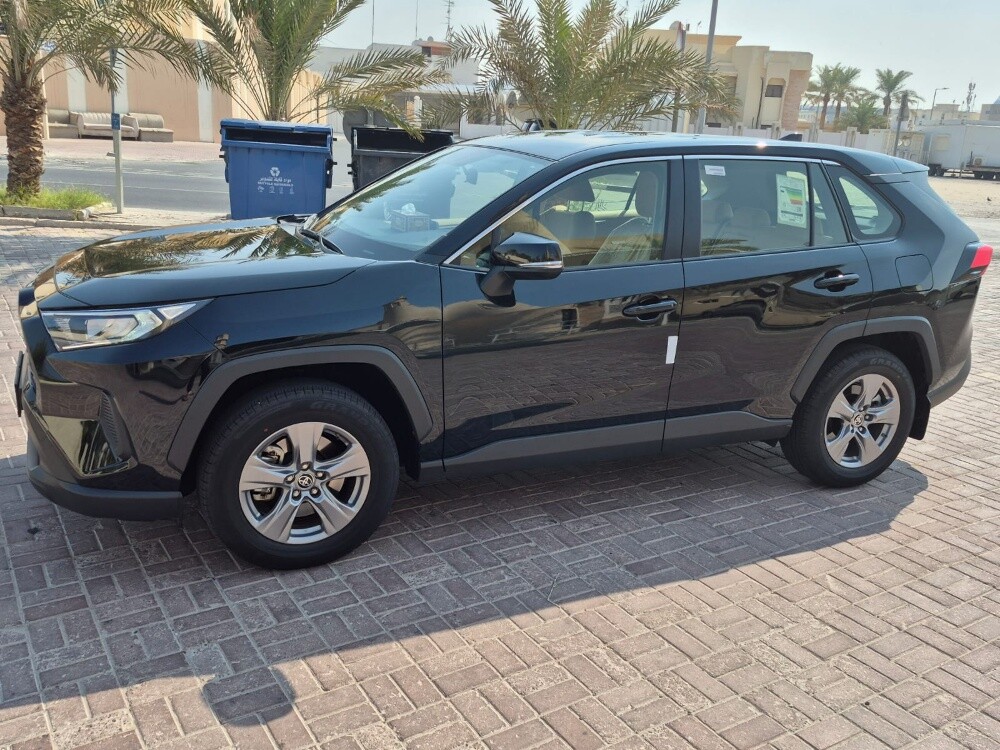 For sale: 2025 RAV4, a good oppor - 8