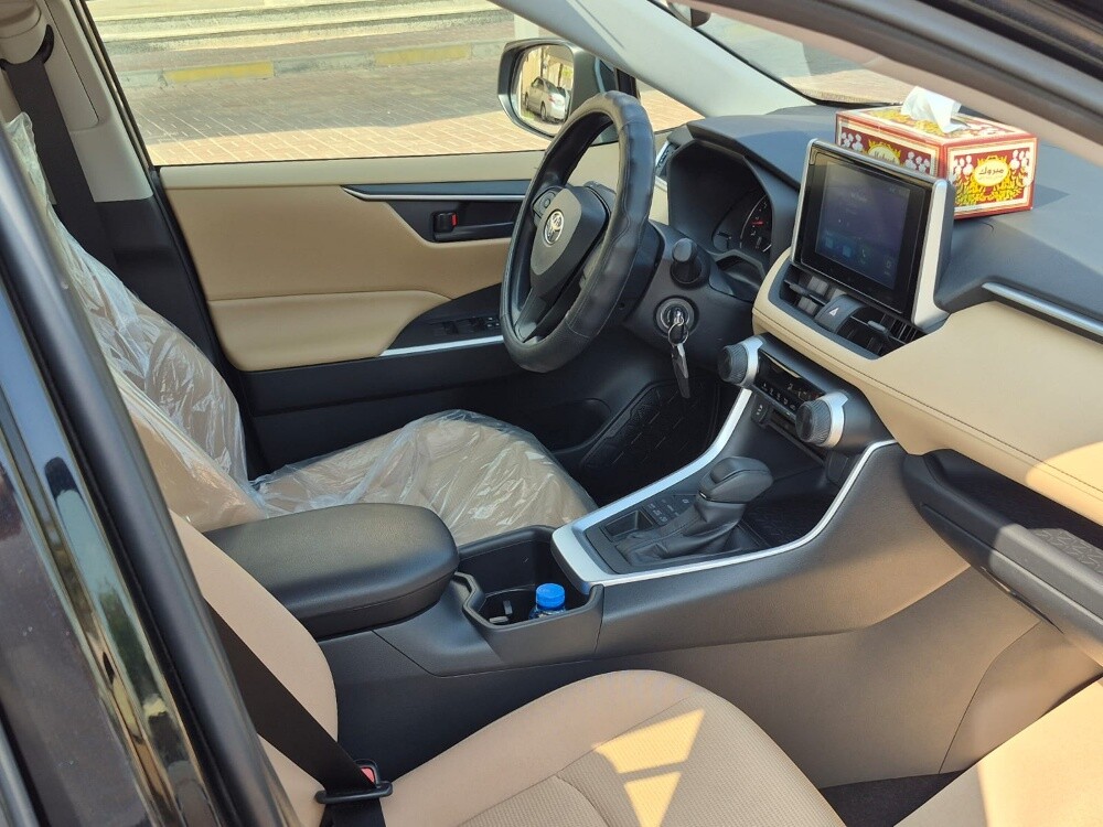 For sale: 2025 RAV4, a good oppor - 9