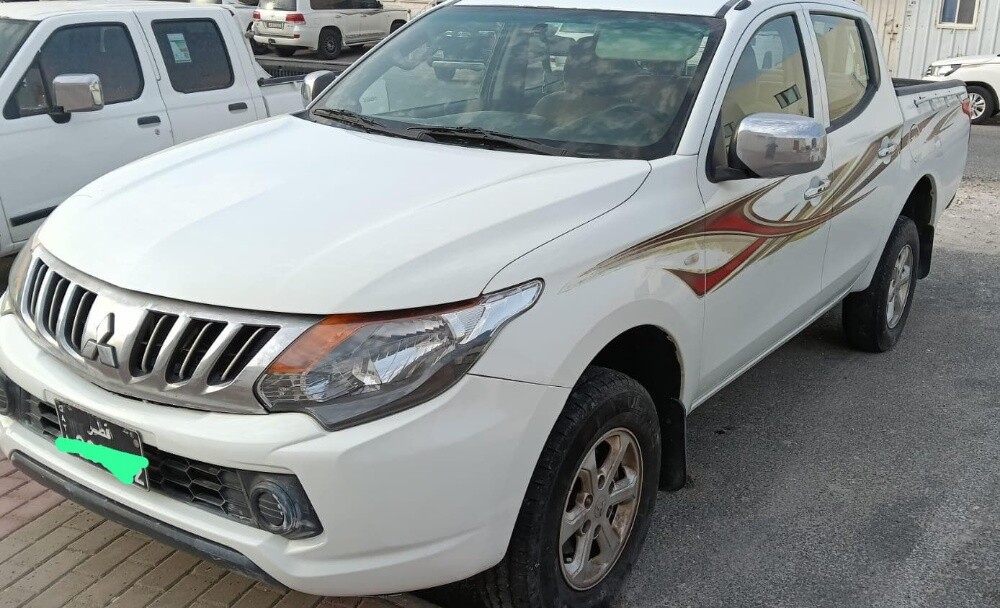 Mitsopishi pekup 4x4petrol 2018 - 5