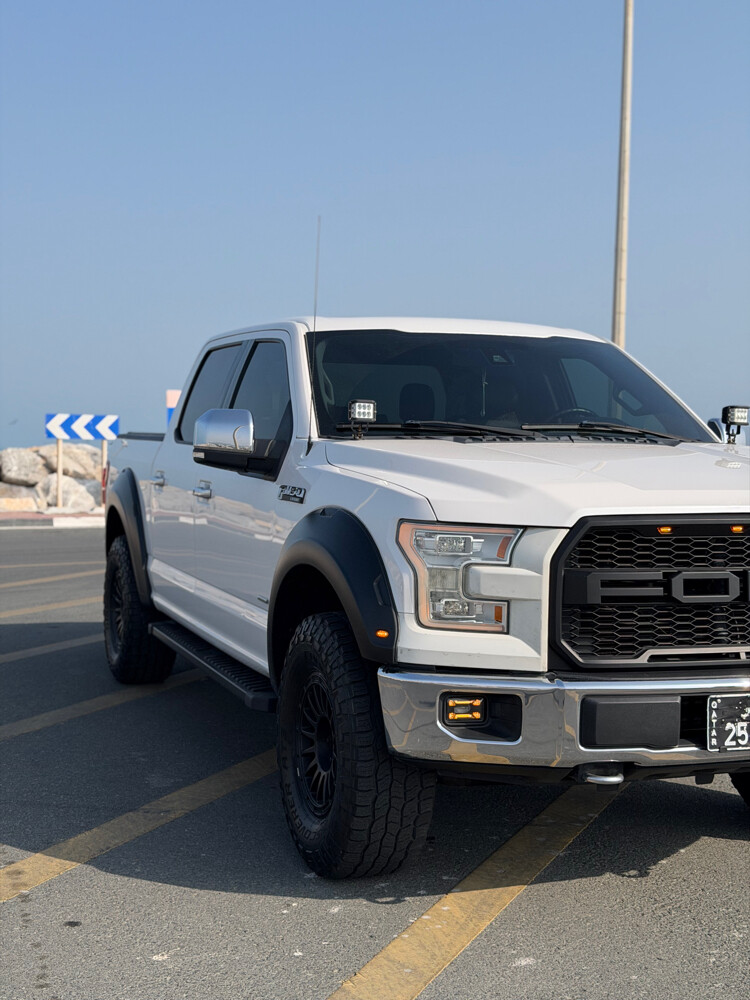 ford f150 LARIAT — photo 2 for sale in Qatar