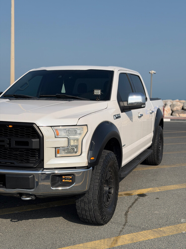 ford f150 LARIAT — photo 1 for sale in Qatar