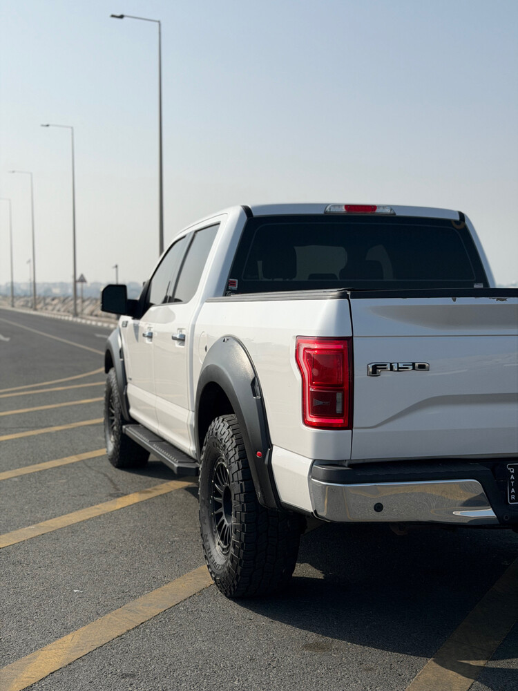 ford f150 LARIAT — photo 6 for sale in Qatar