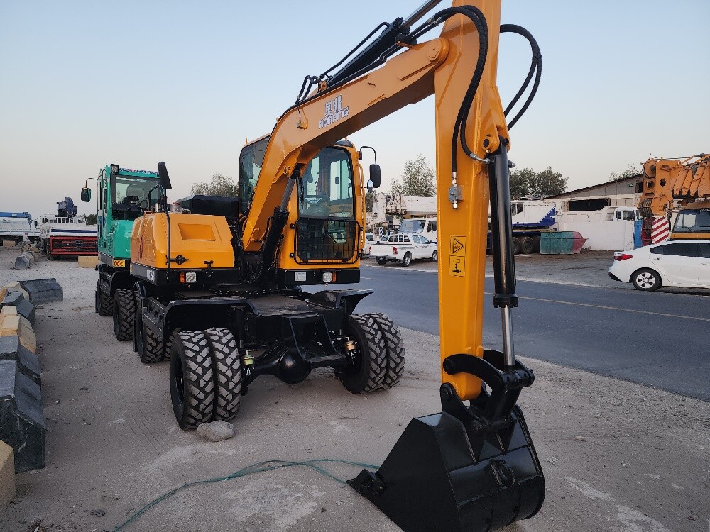 Brand new 6.5 ton wheel excavator - 3