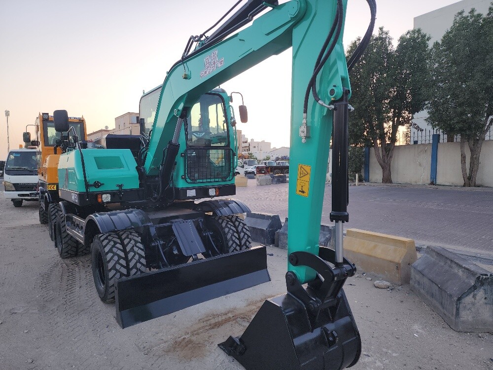 Brand new 6.5 ton wheel excavator - 6