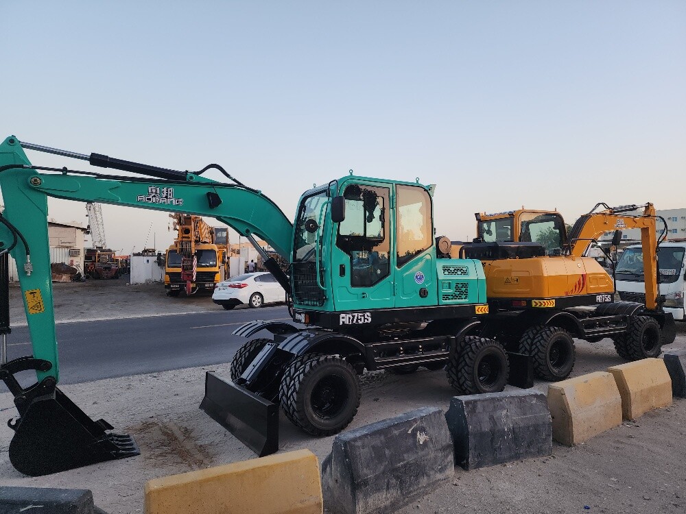 Brand new 6.5 ton wheel excavator - 2