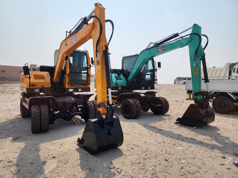 for rent 6.5 ton wheel excavator - 1