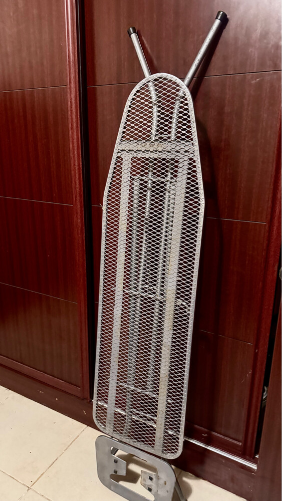 IRON STAND - 2