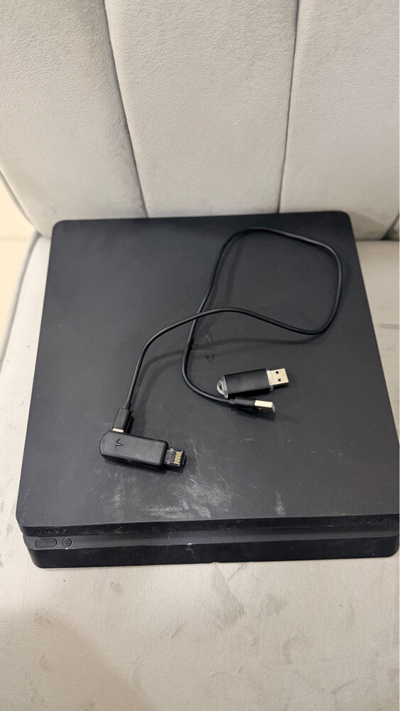 PlayStation 4 Slim Hacked - 1