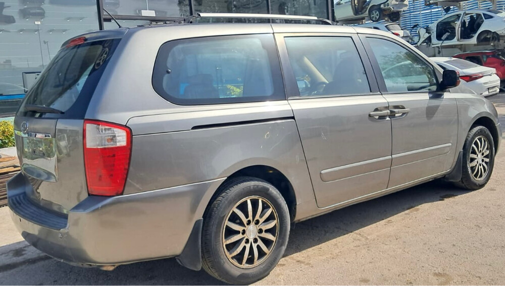 Kia Carnival Scrap - 6