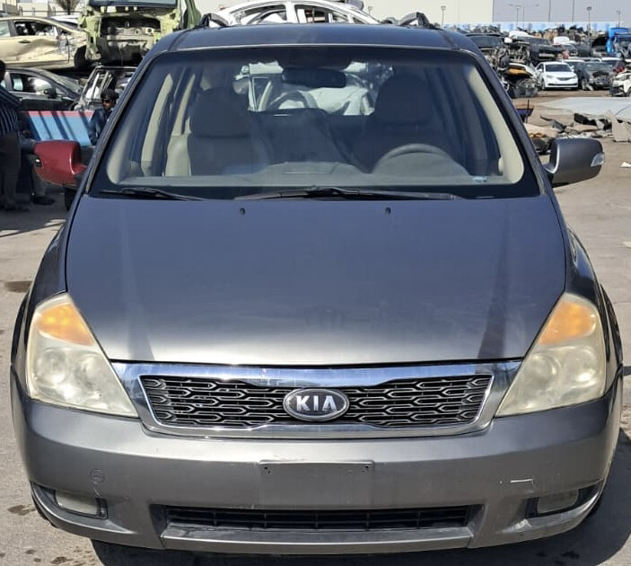 Kia Carnival Scrap - 1