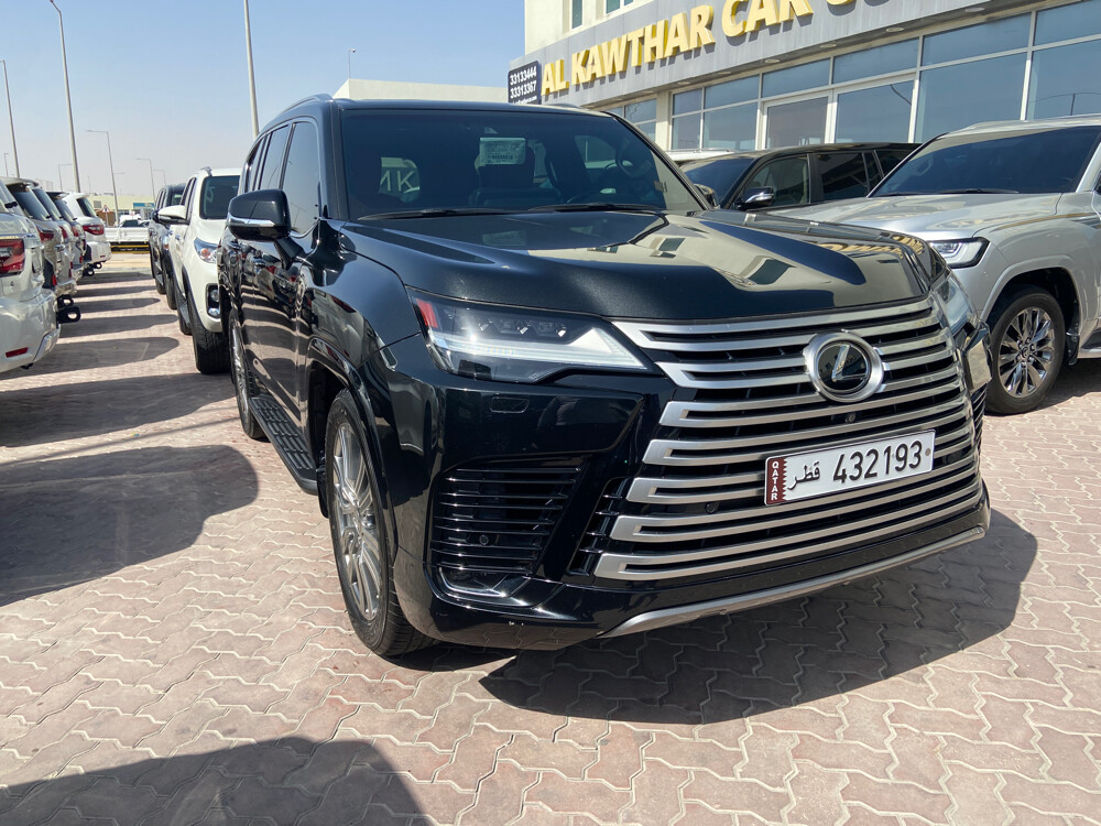 Lexus 2022 luxury black - 4