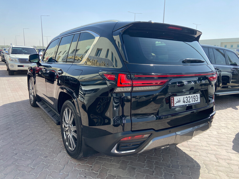 Lexus 2022 luxury black - 6