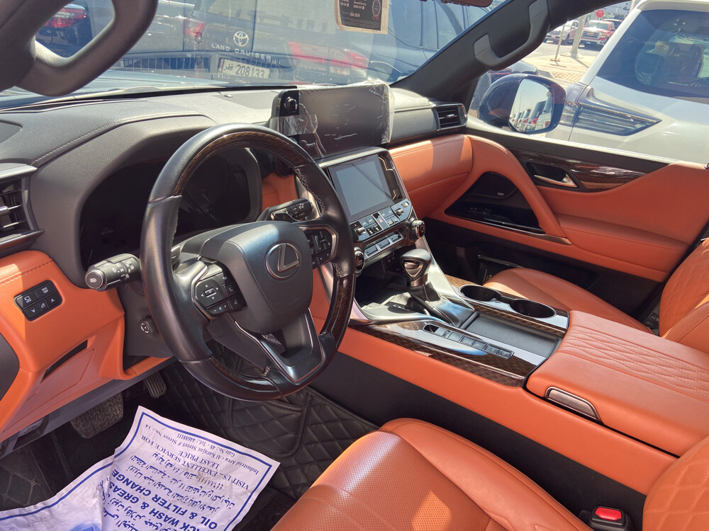 Lexus 2022 luxury black - 8