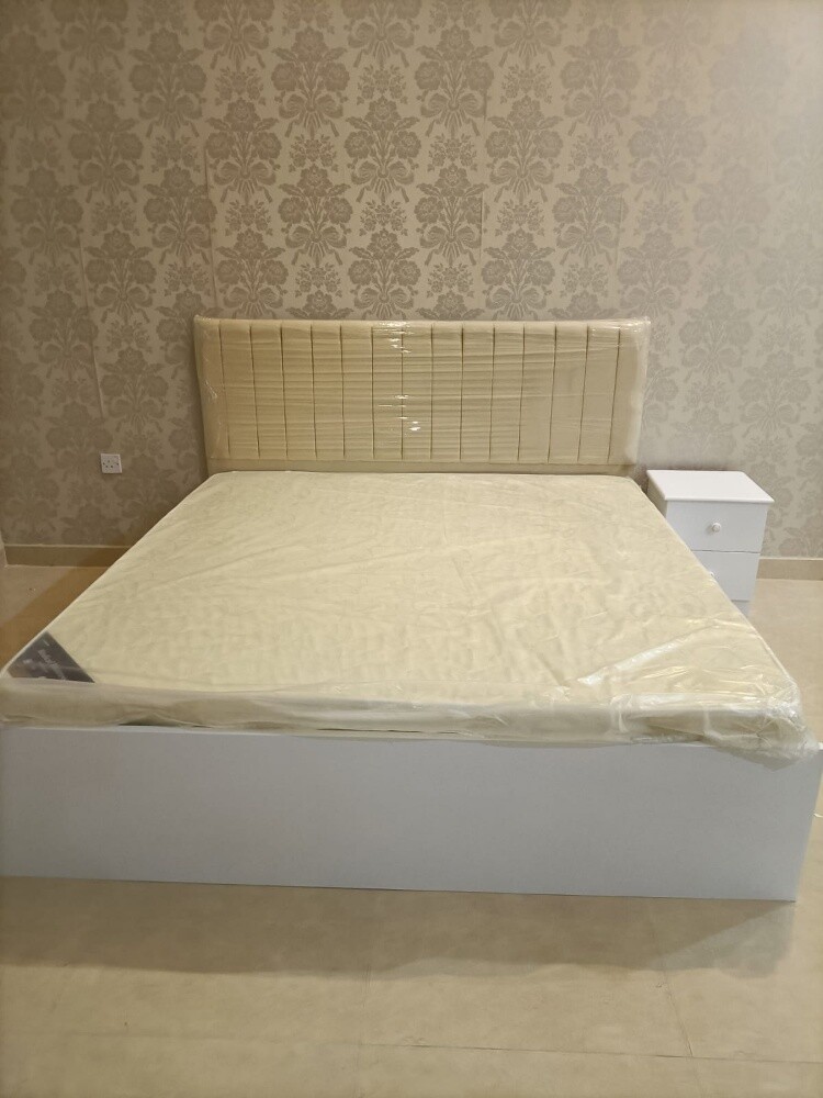 King size bed with matters - 1