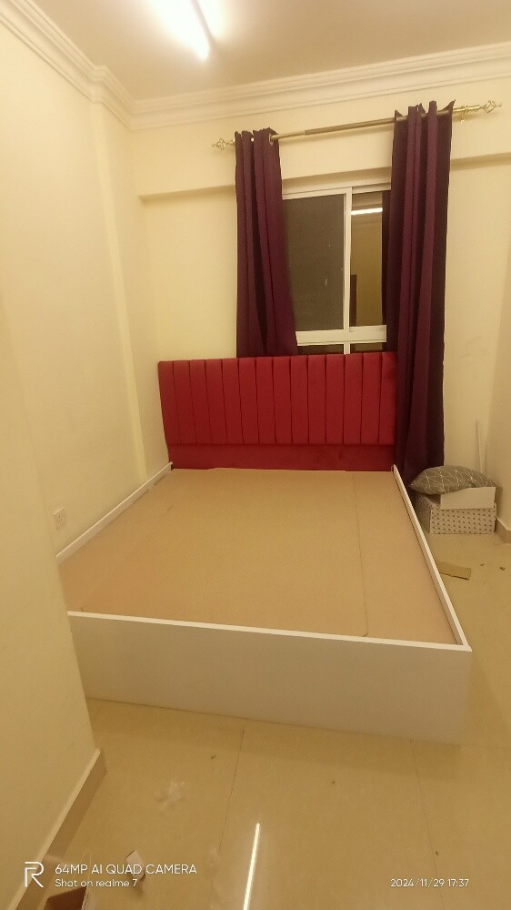 King size bed with matters - 5