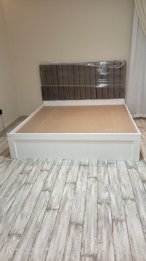 King size bed with matters - 12