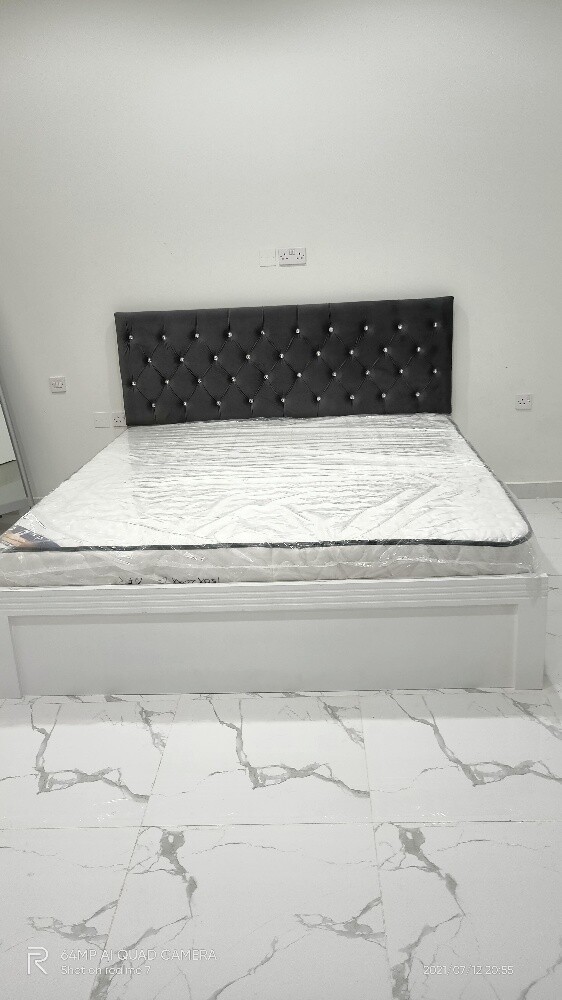 King size bed with matters - 11