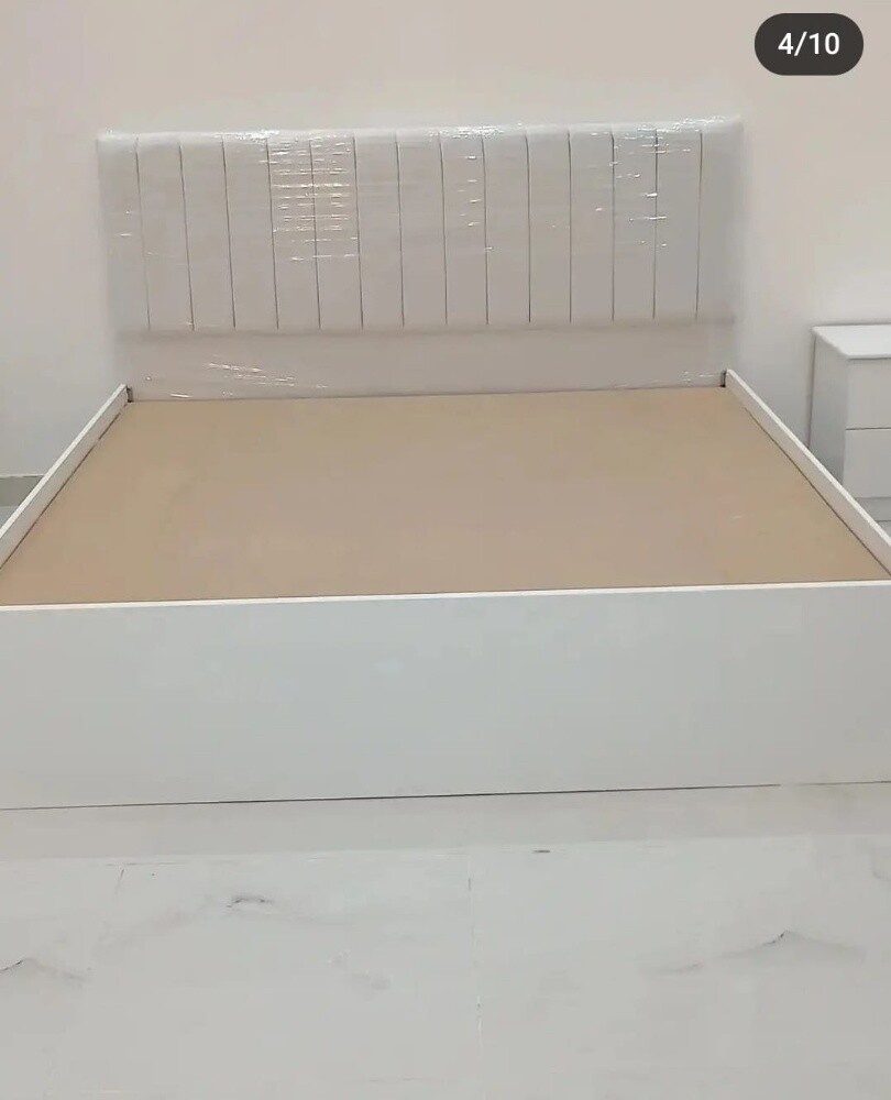 King size bed with matters - 8