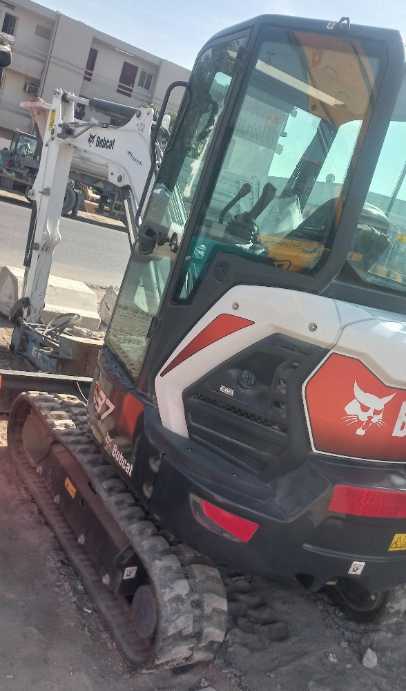 excavator 70100136 - 3