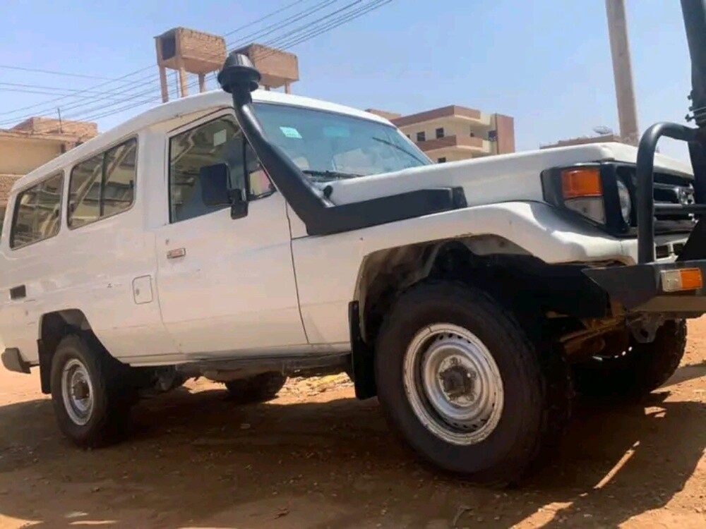 لاند كروزر كبسولة - 1