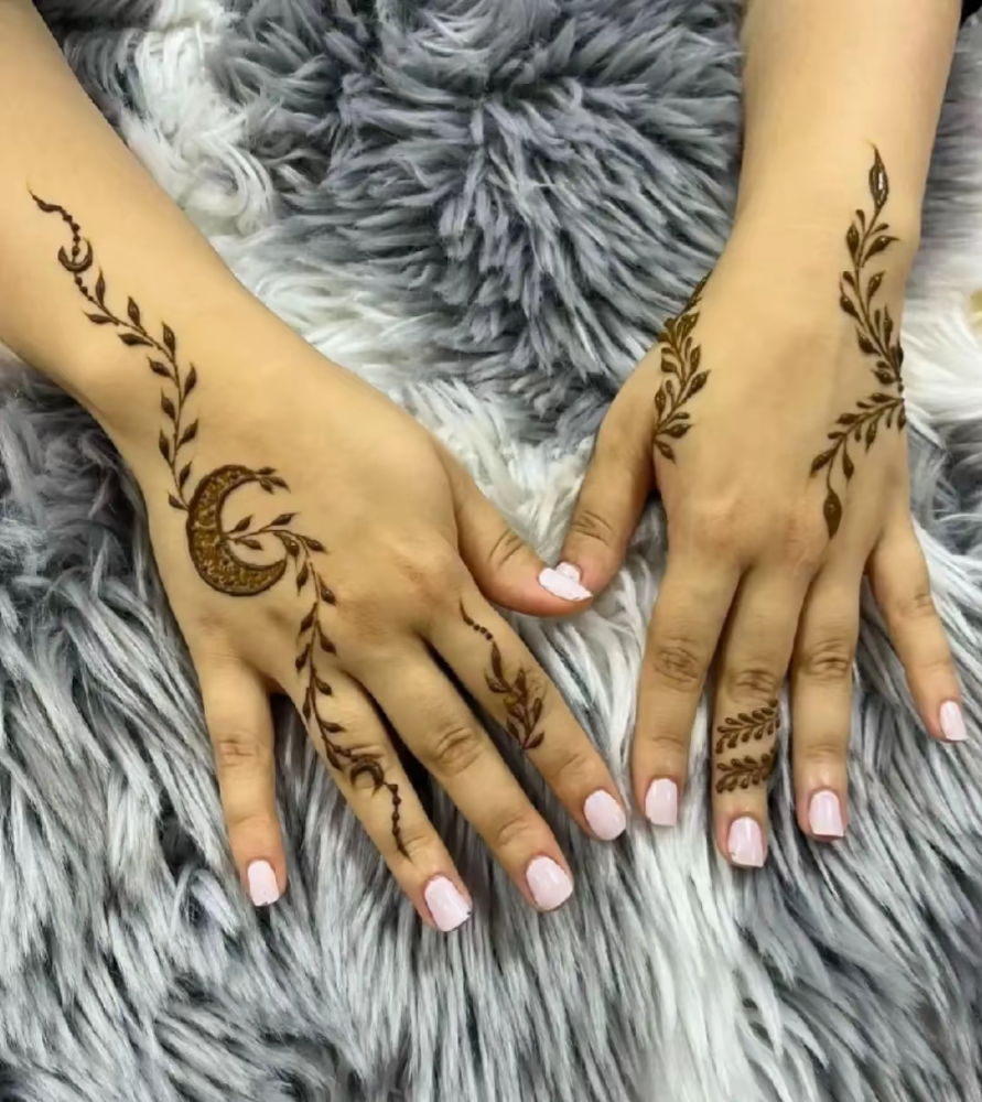 Professional henna artist availab - 7
