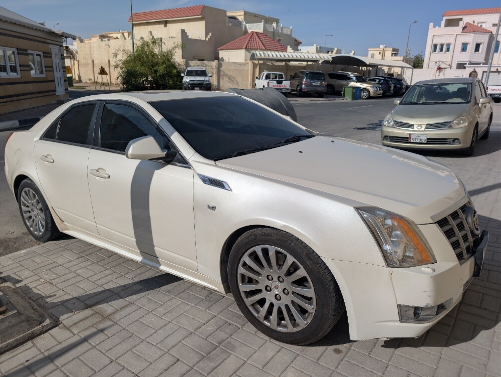 CADILAC CTS 2012 — photo 8 for sale in Qatar