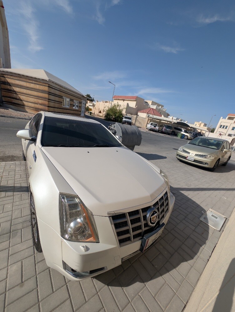 CADILAC CTS 2012 — photo 1 for sale in Qatar
