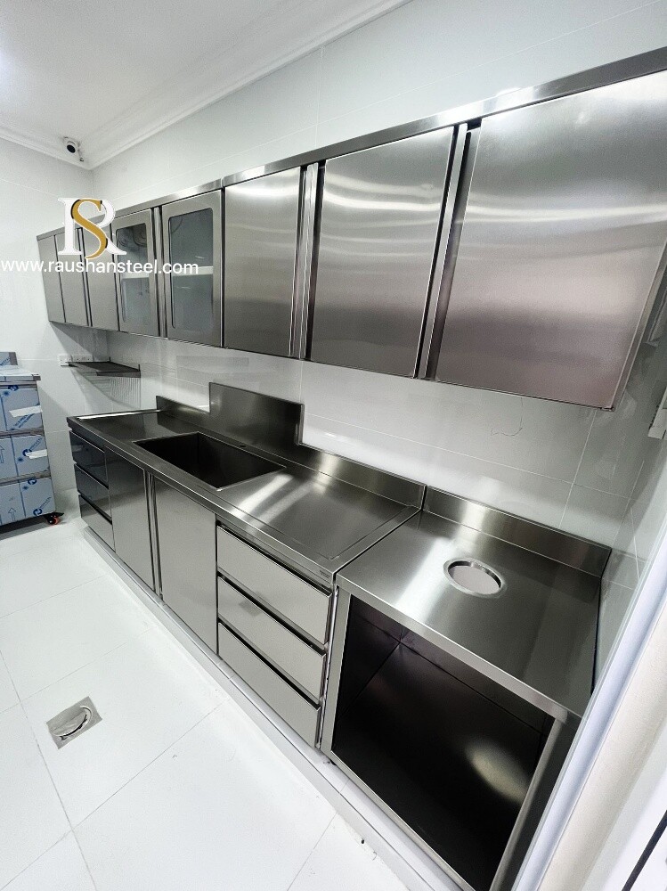 Base and Wall Cabinet per metre. - 2
