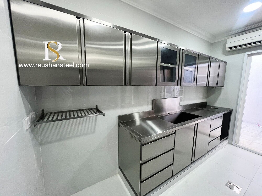Base and Wall Cabinet per metre. - 1