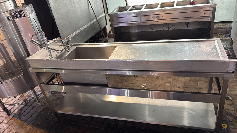 Commercial kitchen sink - 1