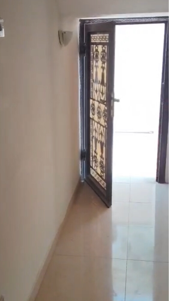 للبيع 4 فلل مؤجرة - 7