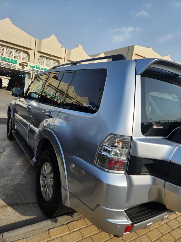 MISTUBISHI PAJERO 2015 - 4