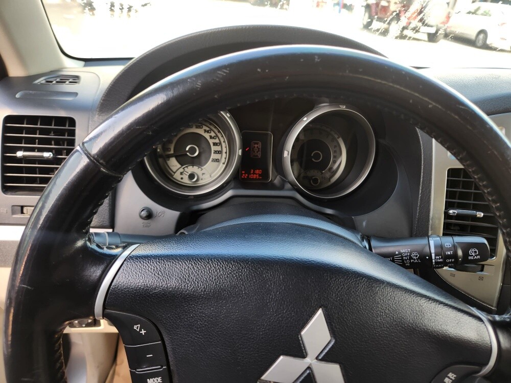 MISTUBISHI PAJERO 2015 - 6