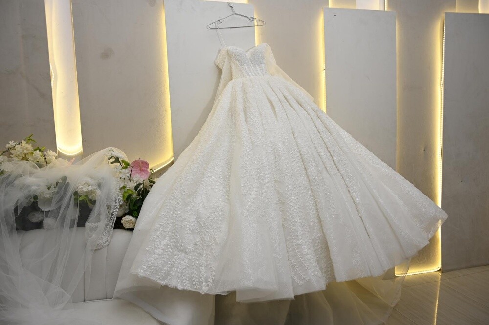 Wedding dress - 4