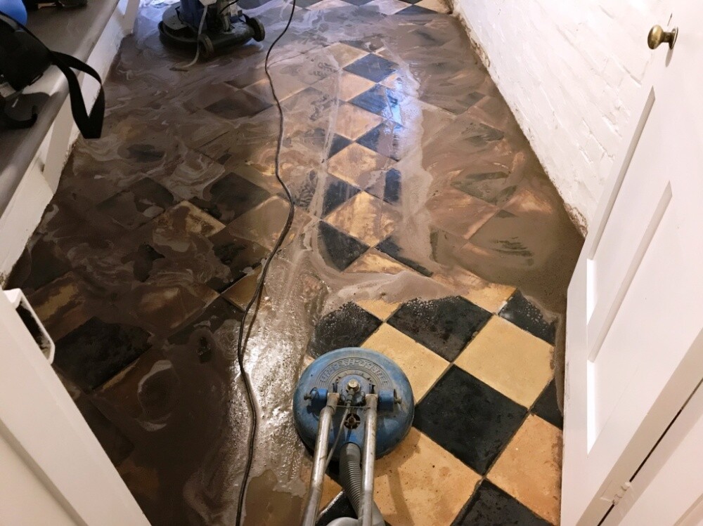 s a cleaner service... - 1