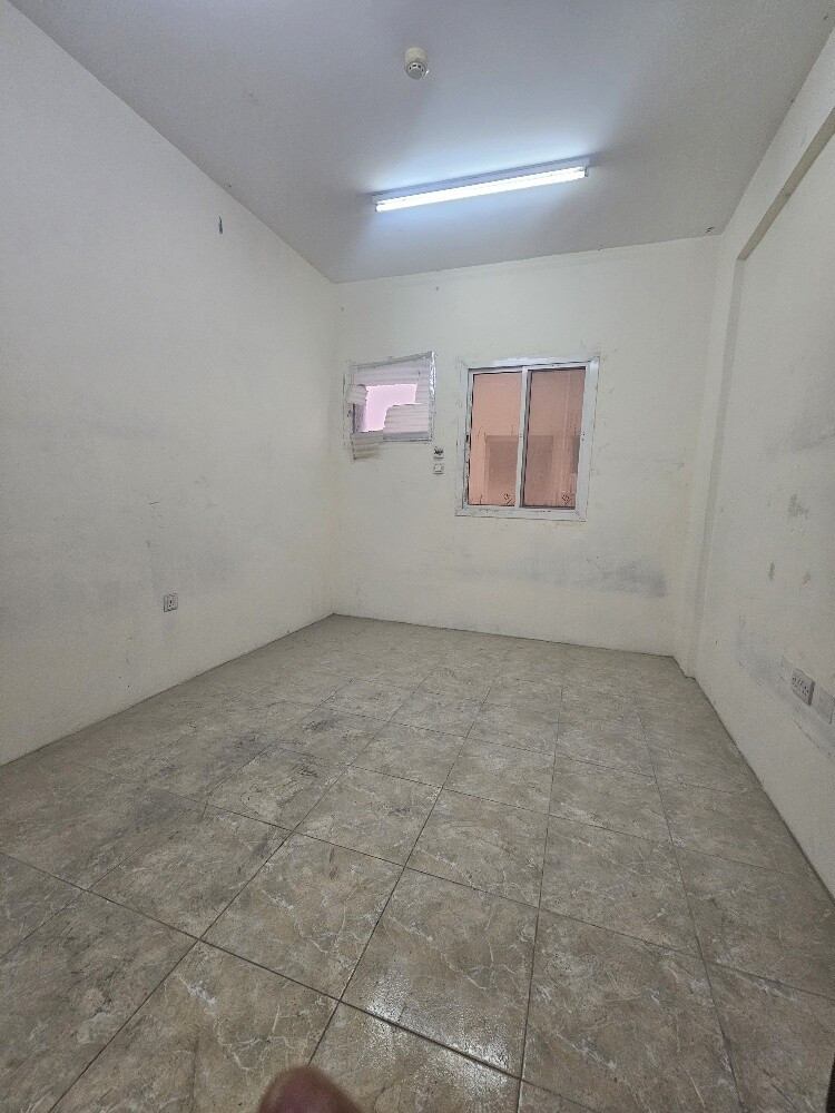 Workers' accommodation with 200 r - 9