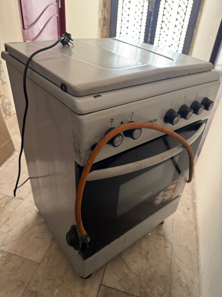 Gas range  - 2