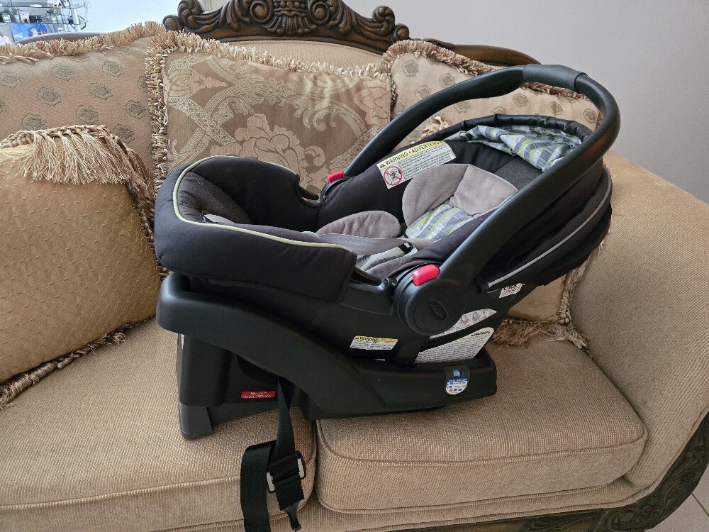 Graco baby car seat - 2