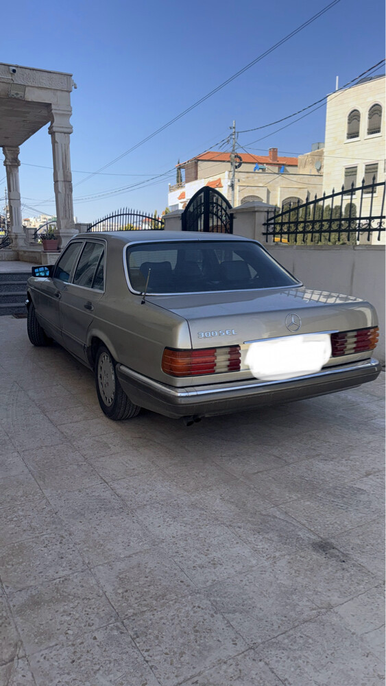 مرسيدس - بينز 1985 كلاسيك  - 1