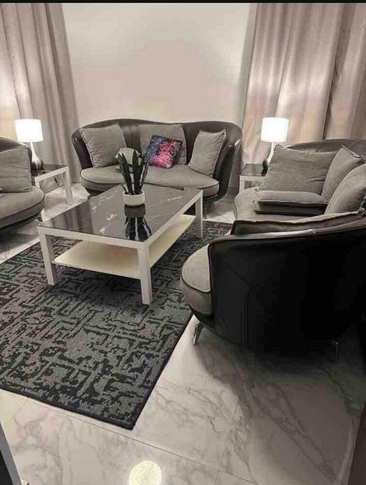 Leather sofas in excellent condit - 1