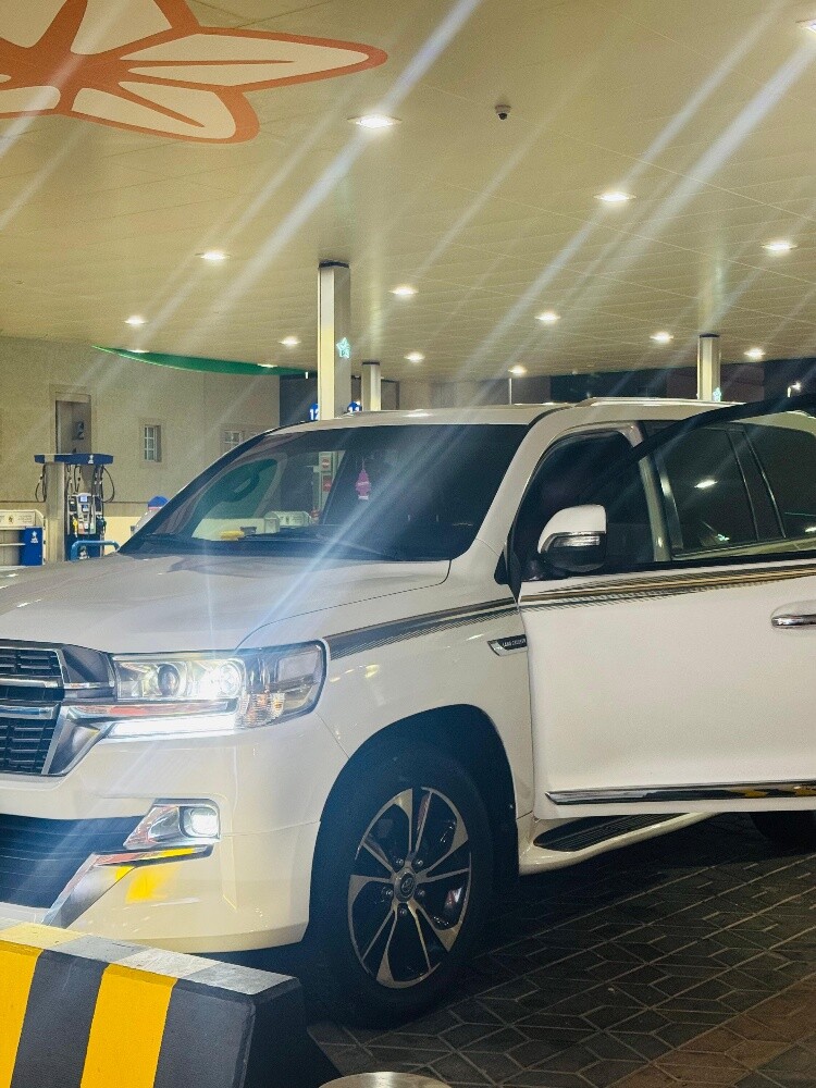 VIP LIMOUSINE SERVICE - 2