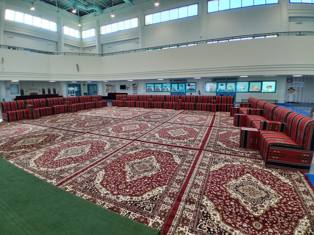  فرش سجاد وكراسي  - 2
