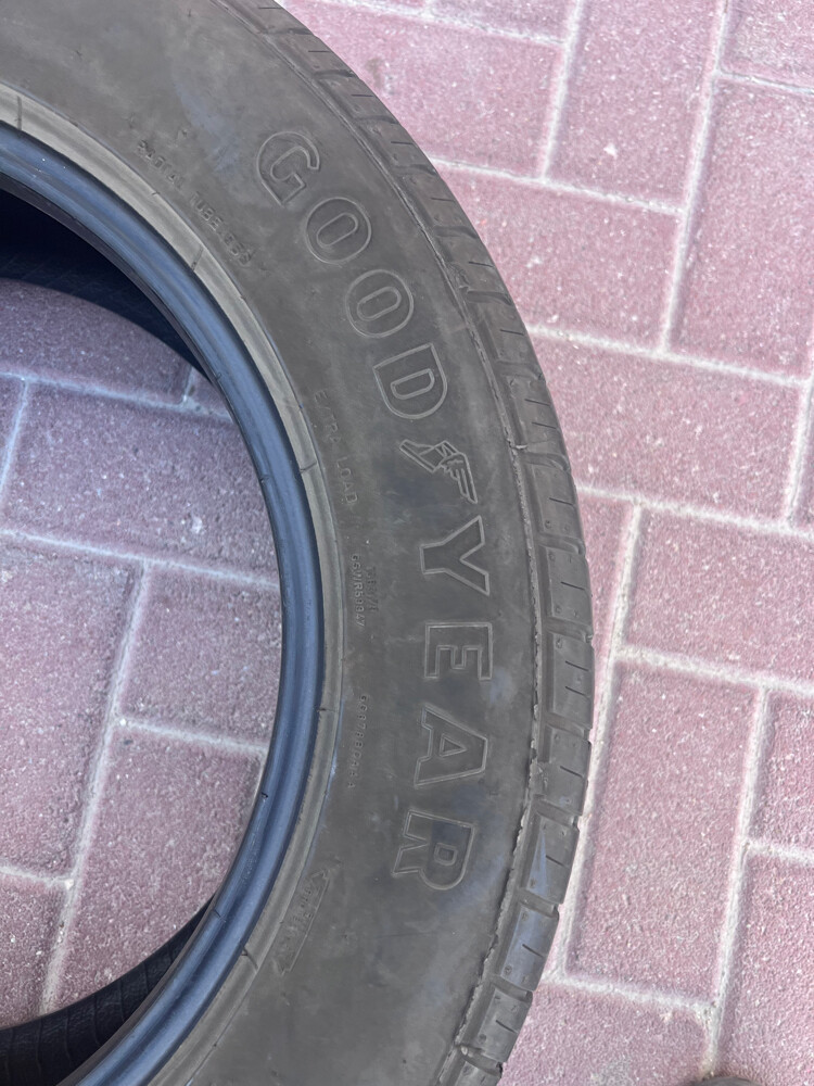 2 Tyres Goodyear 255/60R17 - 5