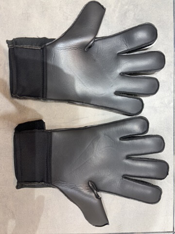 PUMA ULTRA Goalkeeper Gloves  - 4