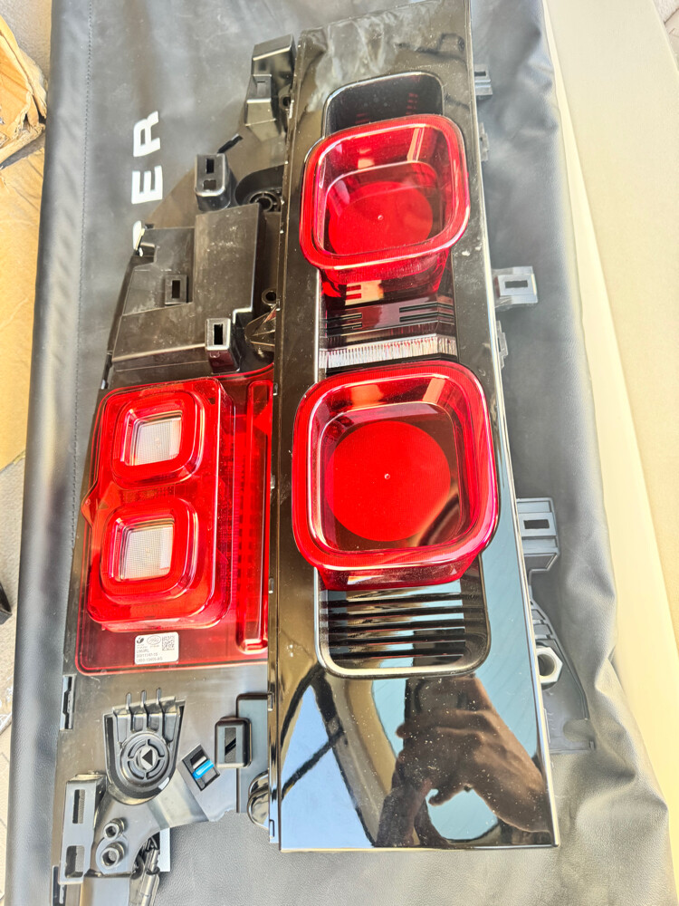 Original defender tail lamp - 2