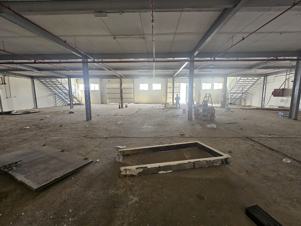 We have a carpentry workshop avai - 6