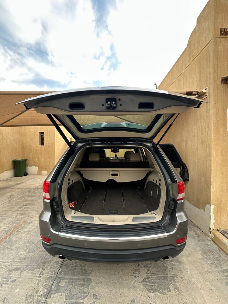 jeep Grand original paint — photo 14 for sale in Qatar