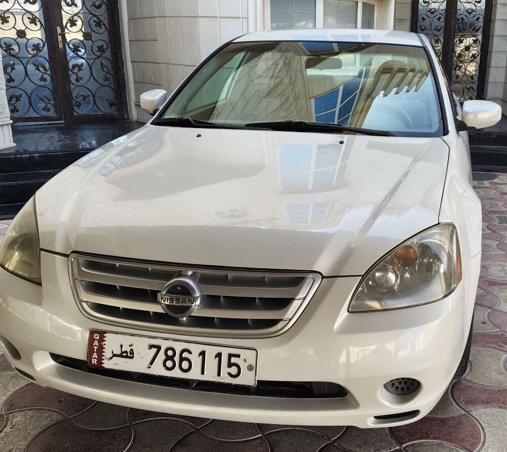 Nissan altima - 1